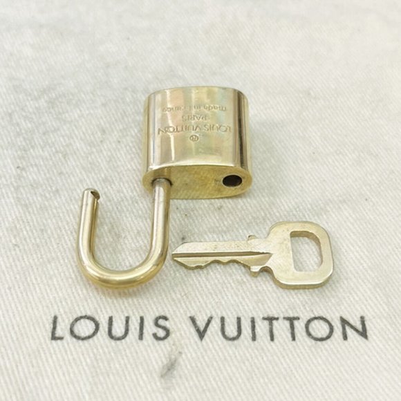 LOUIS VUITTON LV 10 SET PADLOCK KEY CHARM CADENA GOLD-PLATED FRANCE 35JF484 - Picture 3 of 4